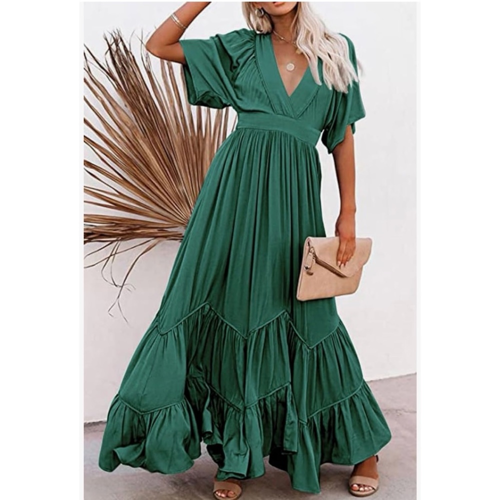 Chartou Elegant Green V-Neck Maxi Dress